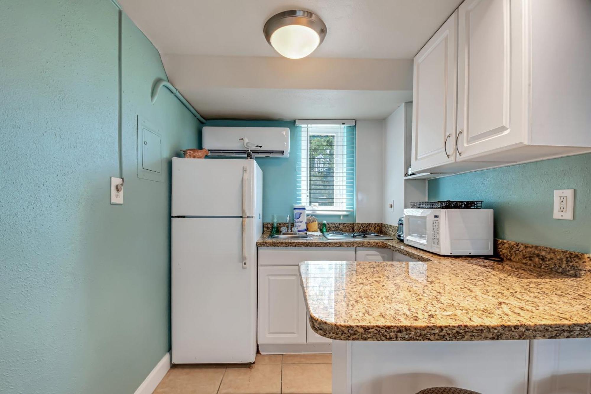 Tropic Terrace #4 - Beachfront Rental Apts St. Pete Beach Exterior photo