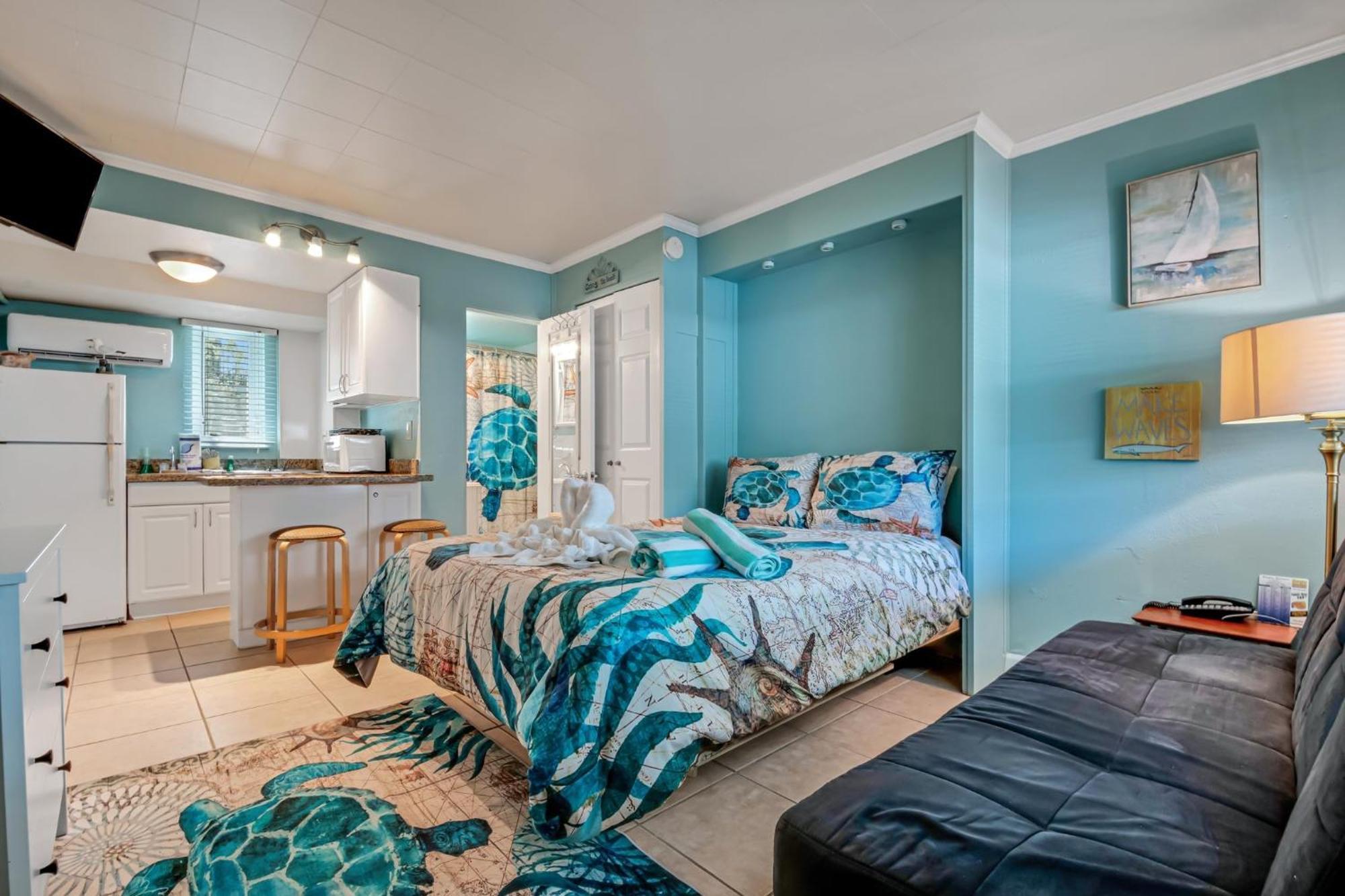 Tropic Terrace #4 - Beachfront Rental Apts St. Pete Beach Exterior photo