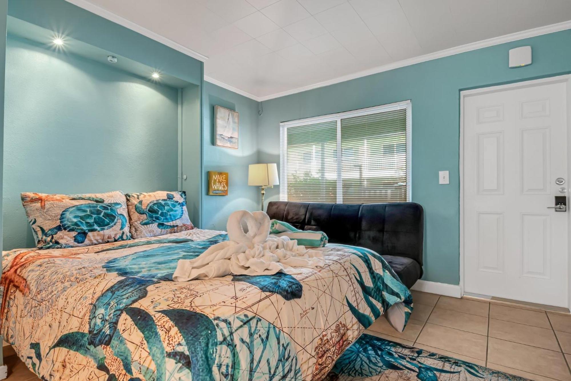 Tropic Terrace #4 - Beachfront Rental Apts St. Pete Beach Exterior photo